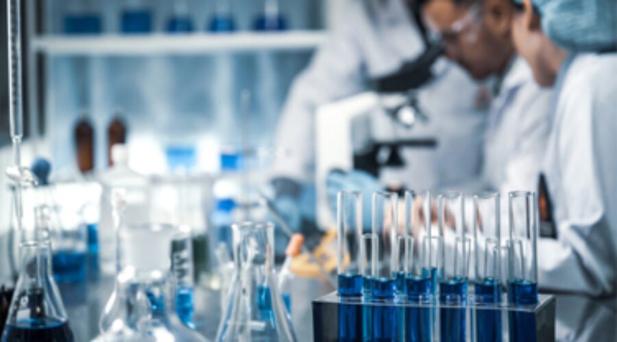 375_250-gettyimages_1214921728_lab_glassware_beaker_vial_test_tube
